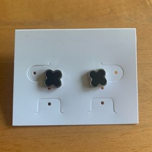 Silver Clover Stud Earrings NWOT